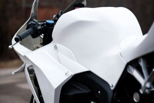 Cubre depósito en fibra de visrio flexible para Honda CBR 600RR (24-25)